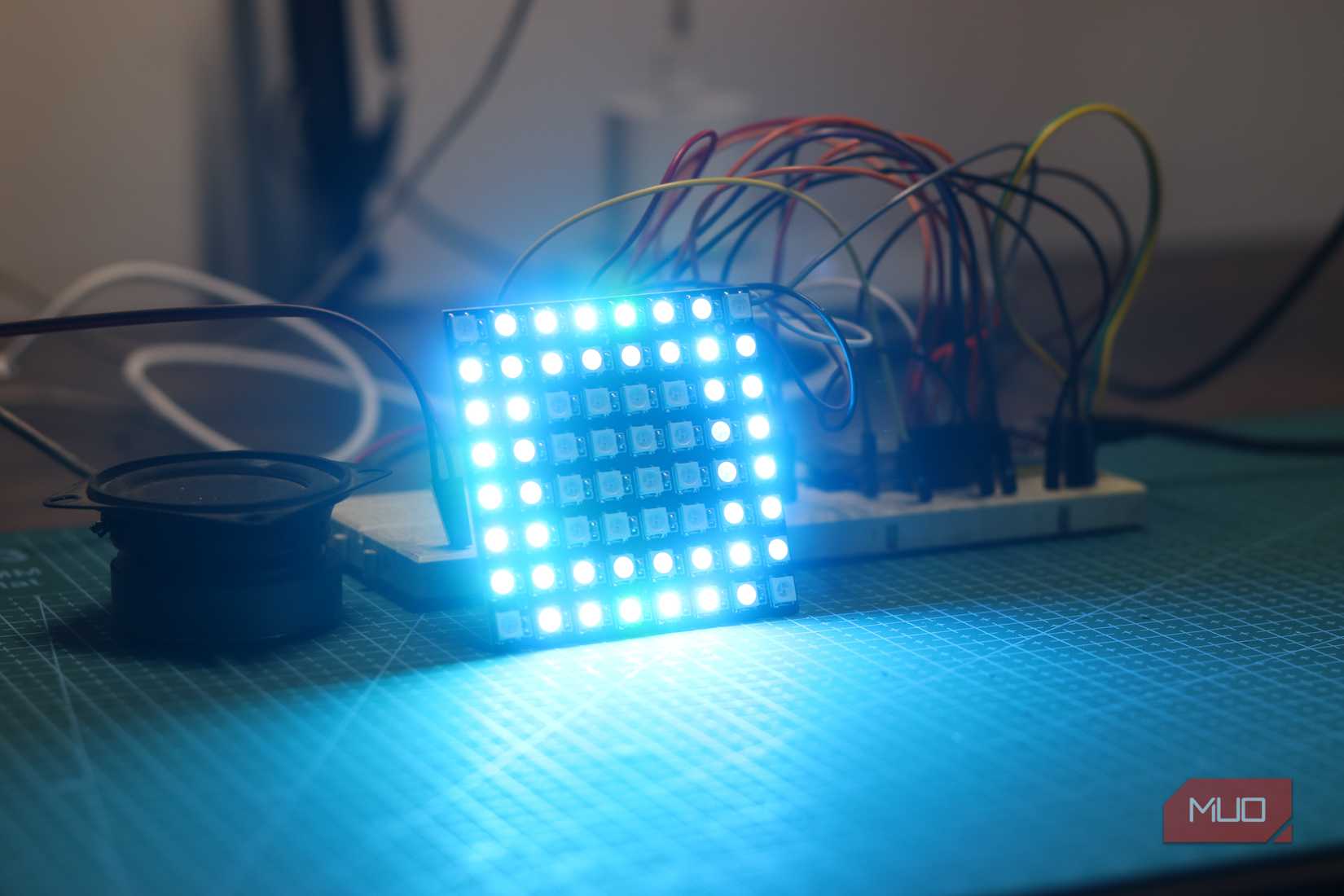 ESP32 voice based assistant thinking with blue light