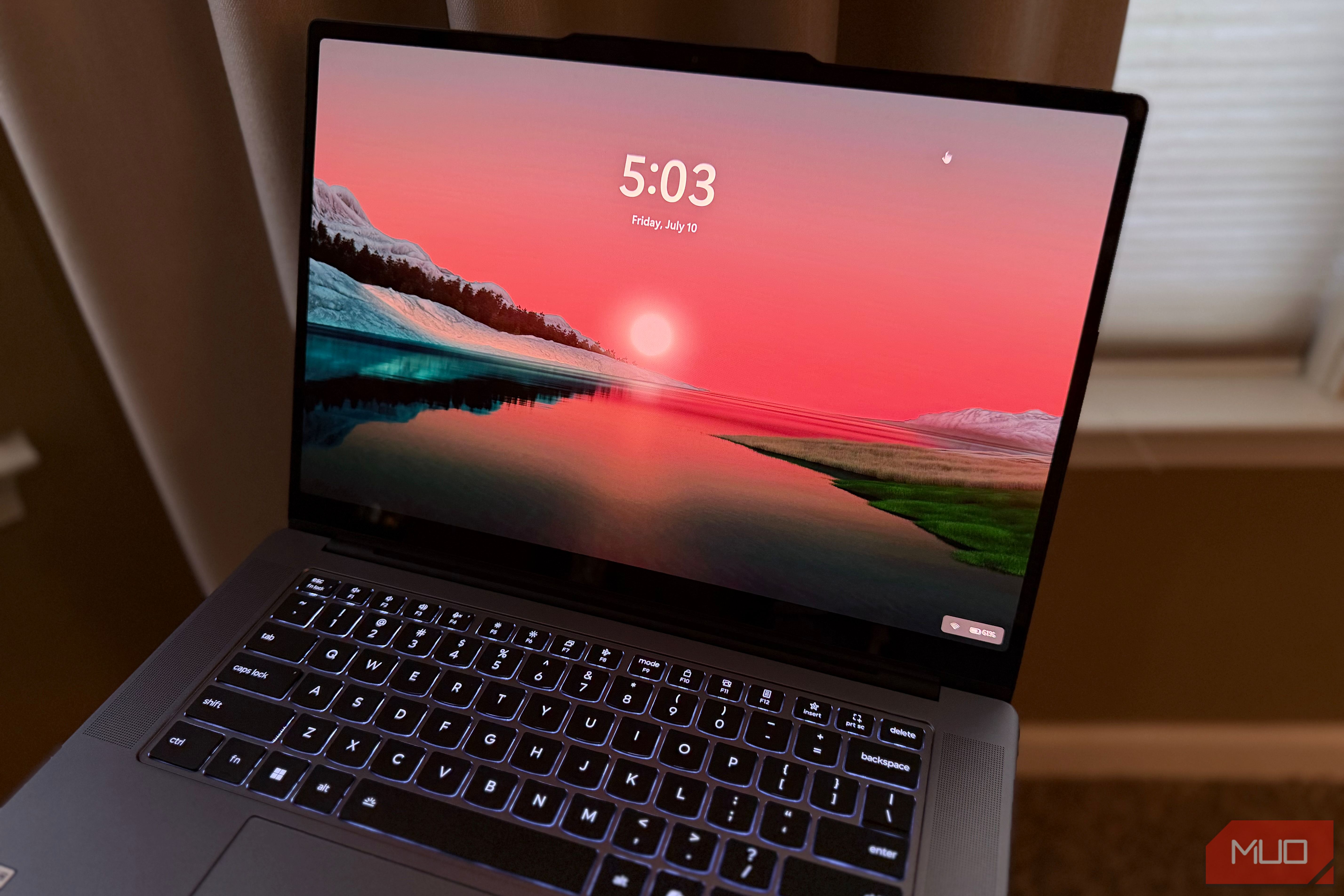 clean windows 11 lock screen