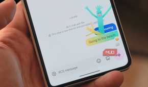 Expressive animations on the Razr Fold in the Google Messages app.