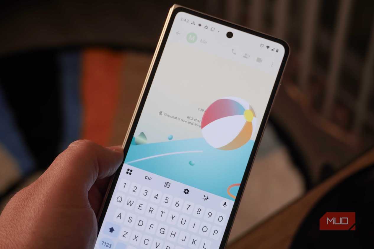 Expressive animations on the Razr Fold in the Google Messages app.