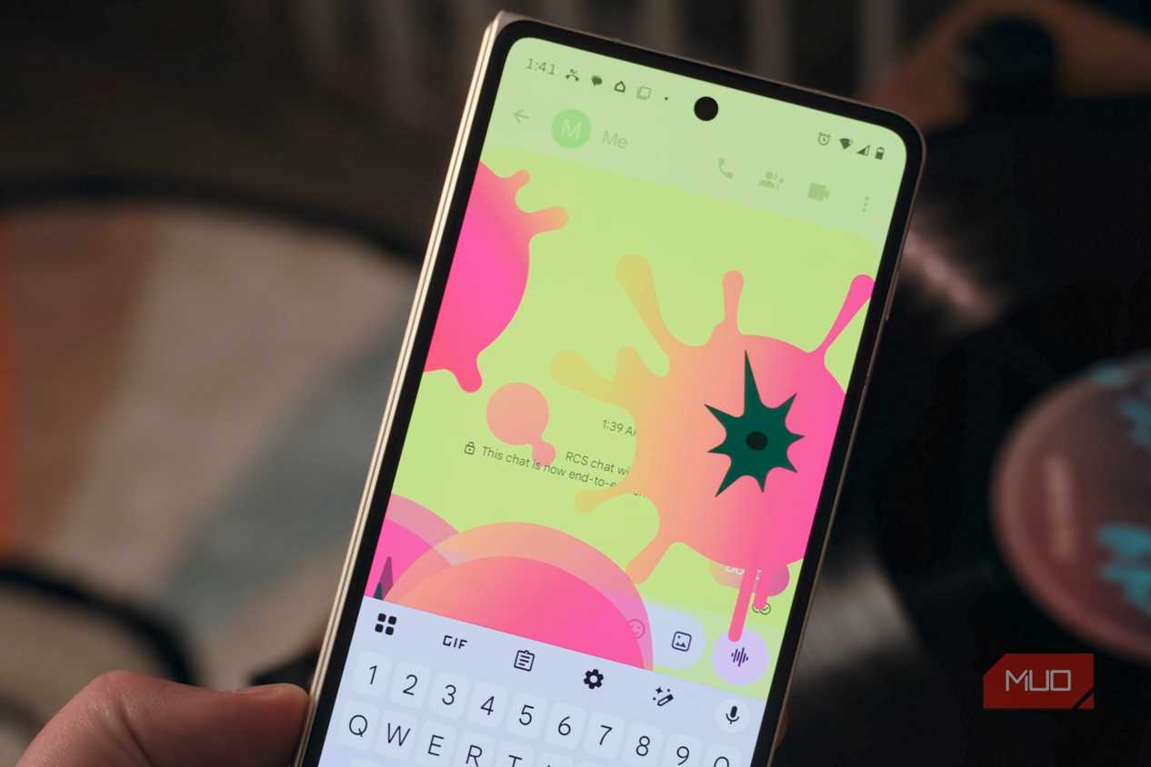 Expressive animations on the Razr Fold in the Google Messages app.