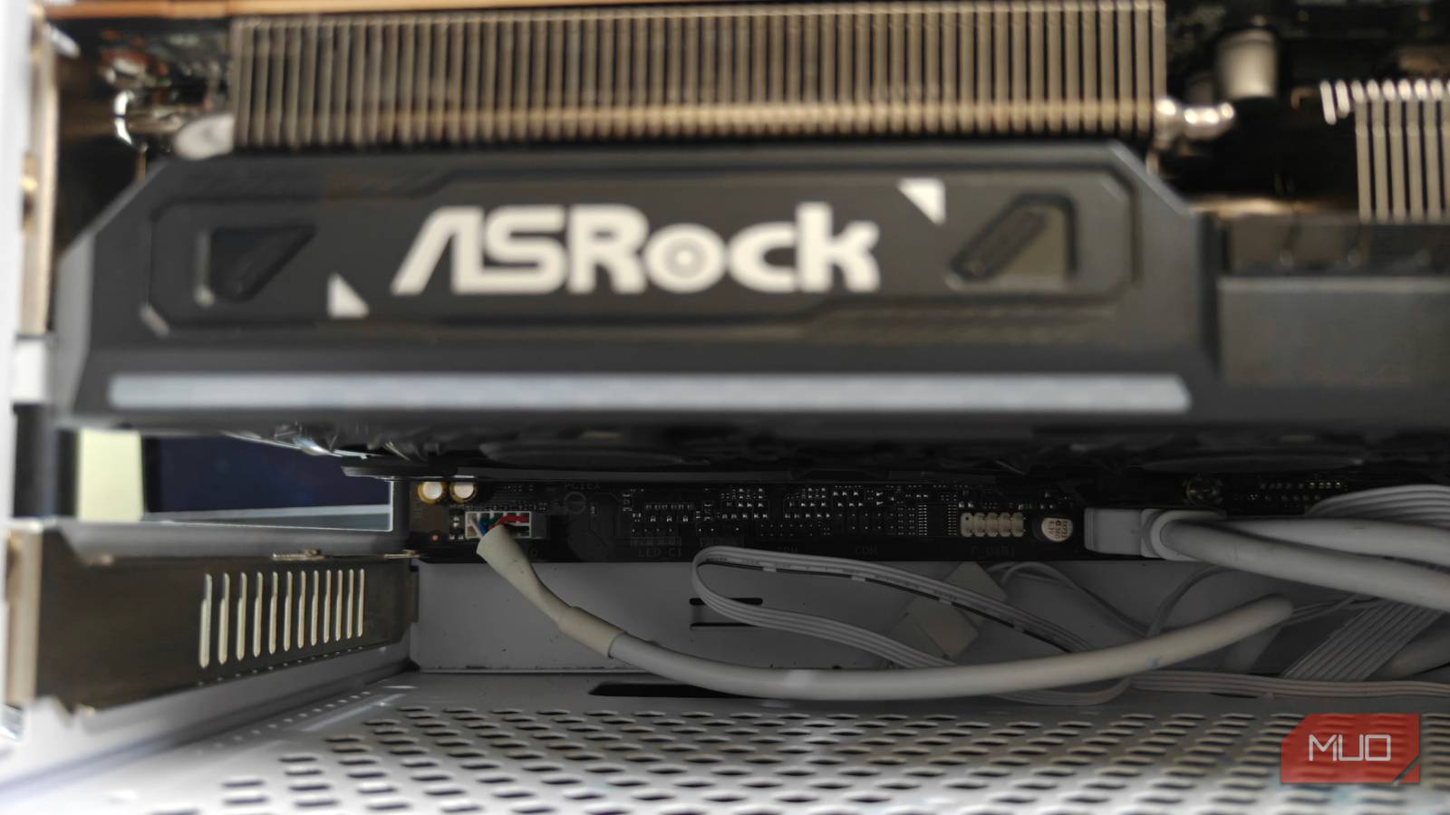 ابتلع GPU الجديد الخاص بي ثلاث فتحات PCIe – وإليك كيفية استعادتها ابتلع GPU الجديد الخاص بي ثلاث فتحات PCIe – وإليك كيفية استعادتها