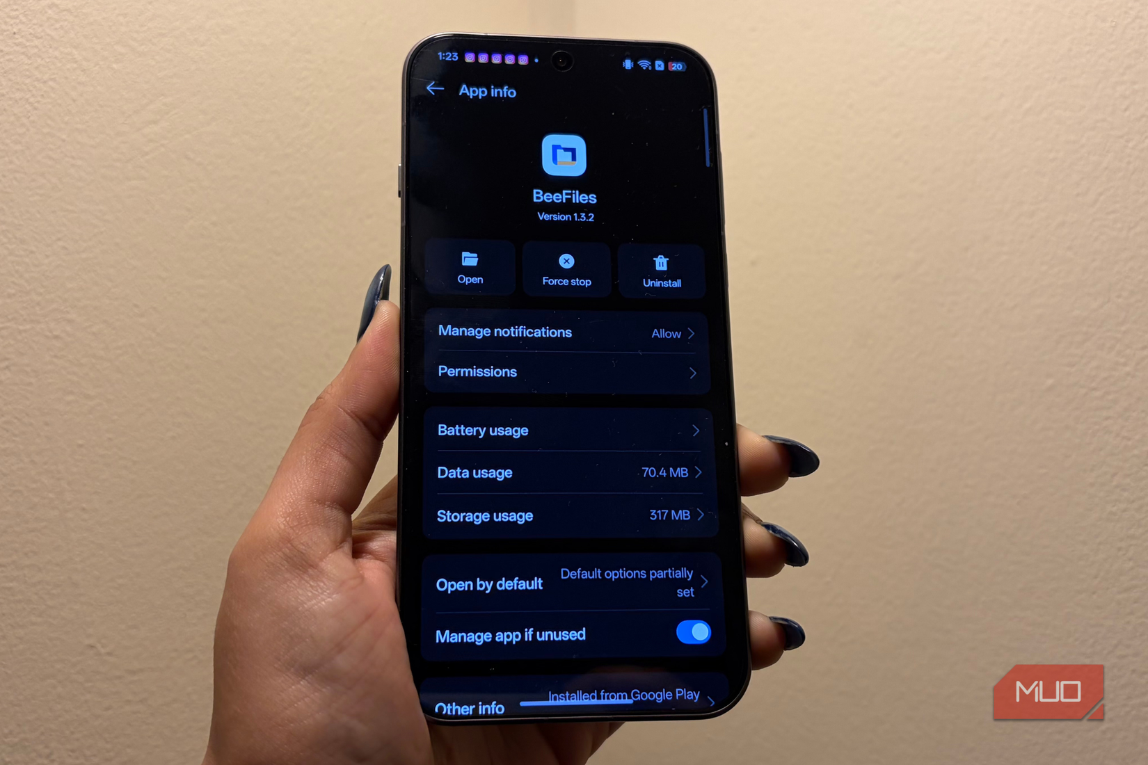 How to uninstall apps on Android phone