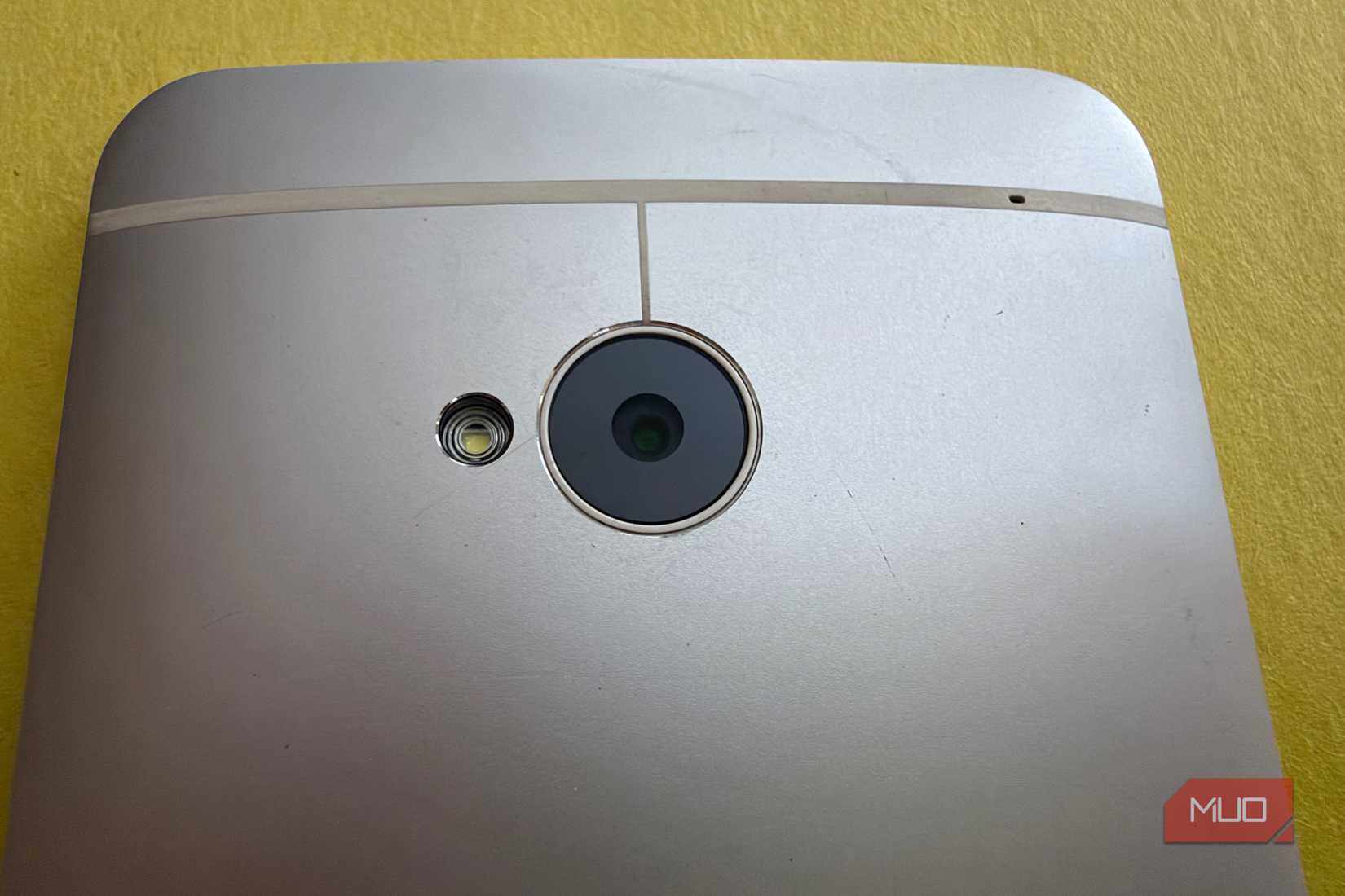 خط هوائي HTC One M7
