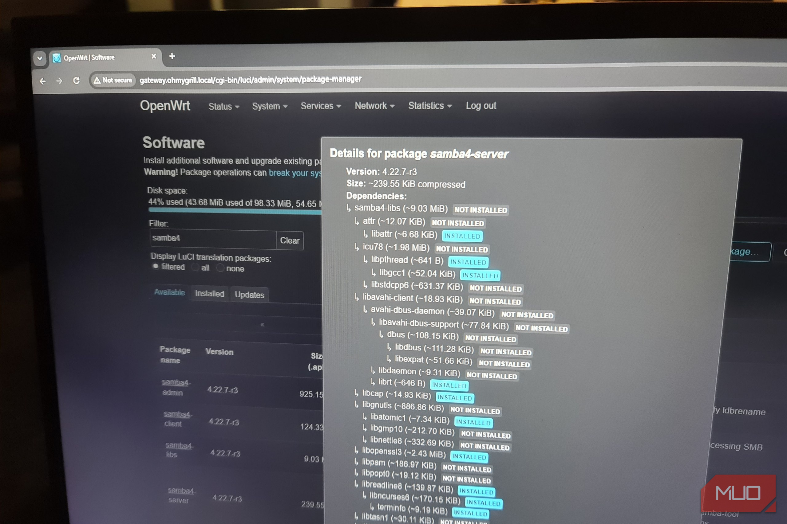 OpenWRT web interface showing dependecies for samba 4 SMB server installation