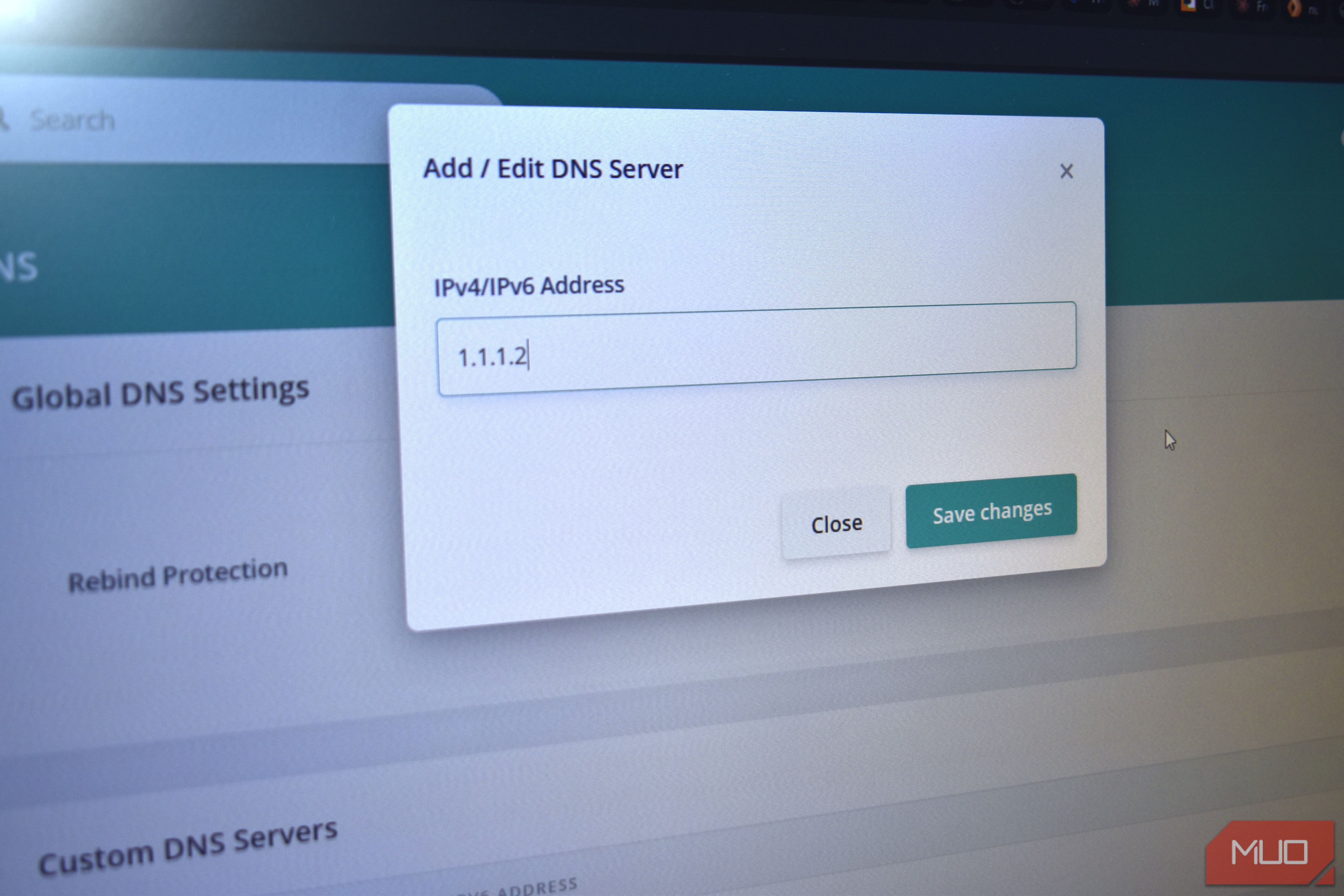 router add custom dns server.