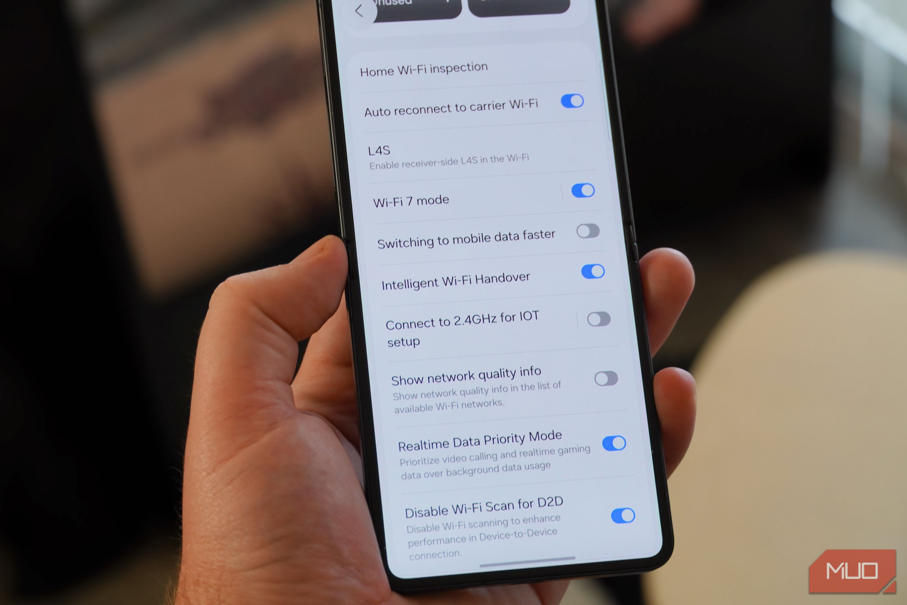 The Connectivity Labs toggles on a Samsung phone.
