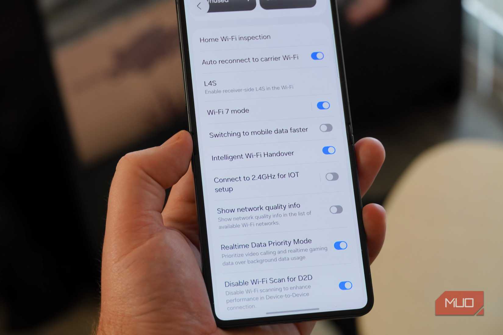 The Connectivity Labs toggles on a Samsung phone.