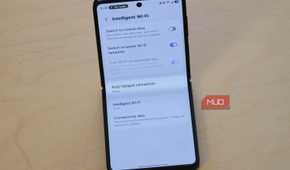 The Intelligent Wi-Fi page on a Samsung phone.