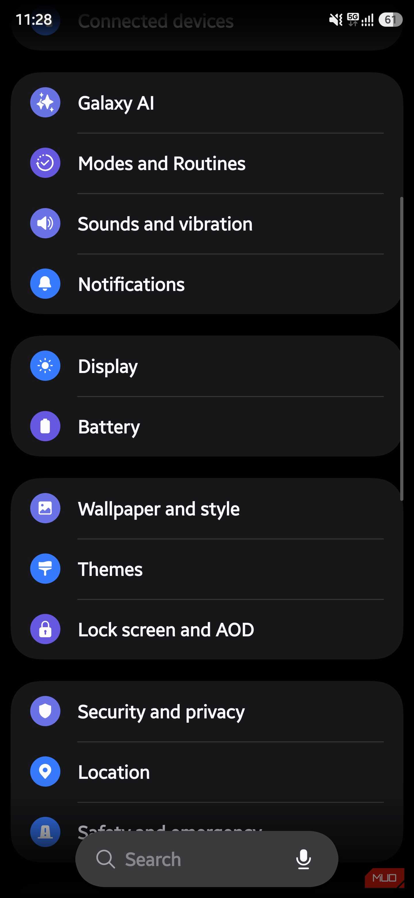 Samsung settings menu highlighting the Battery option
