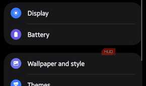 Samsung settings menu highlighting the Battery option
