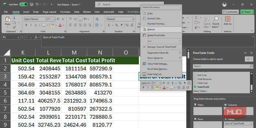 The Refresh option displayed after right-clicking a PivotTable in Excel.