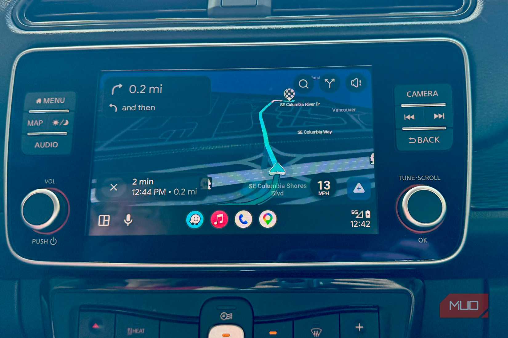 Waze dark mode in a tunnel