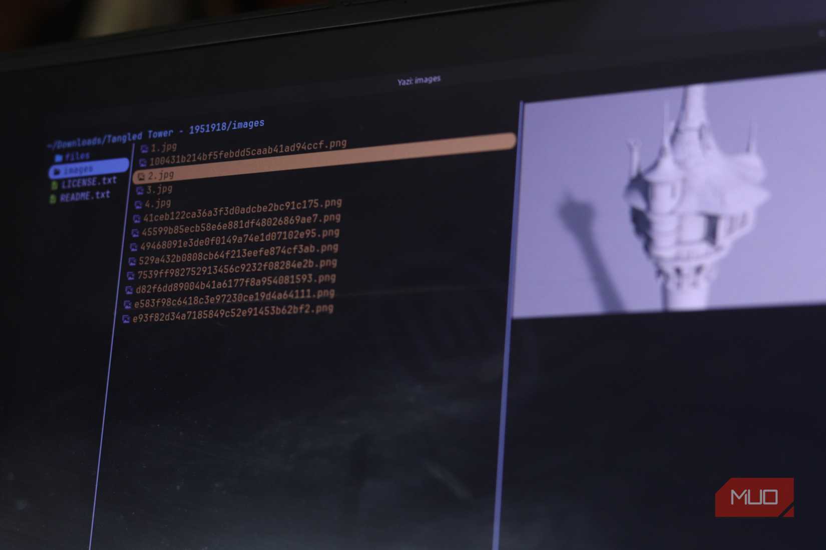 Yazi showing files with image preivew.