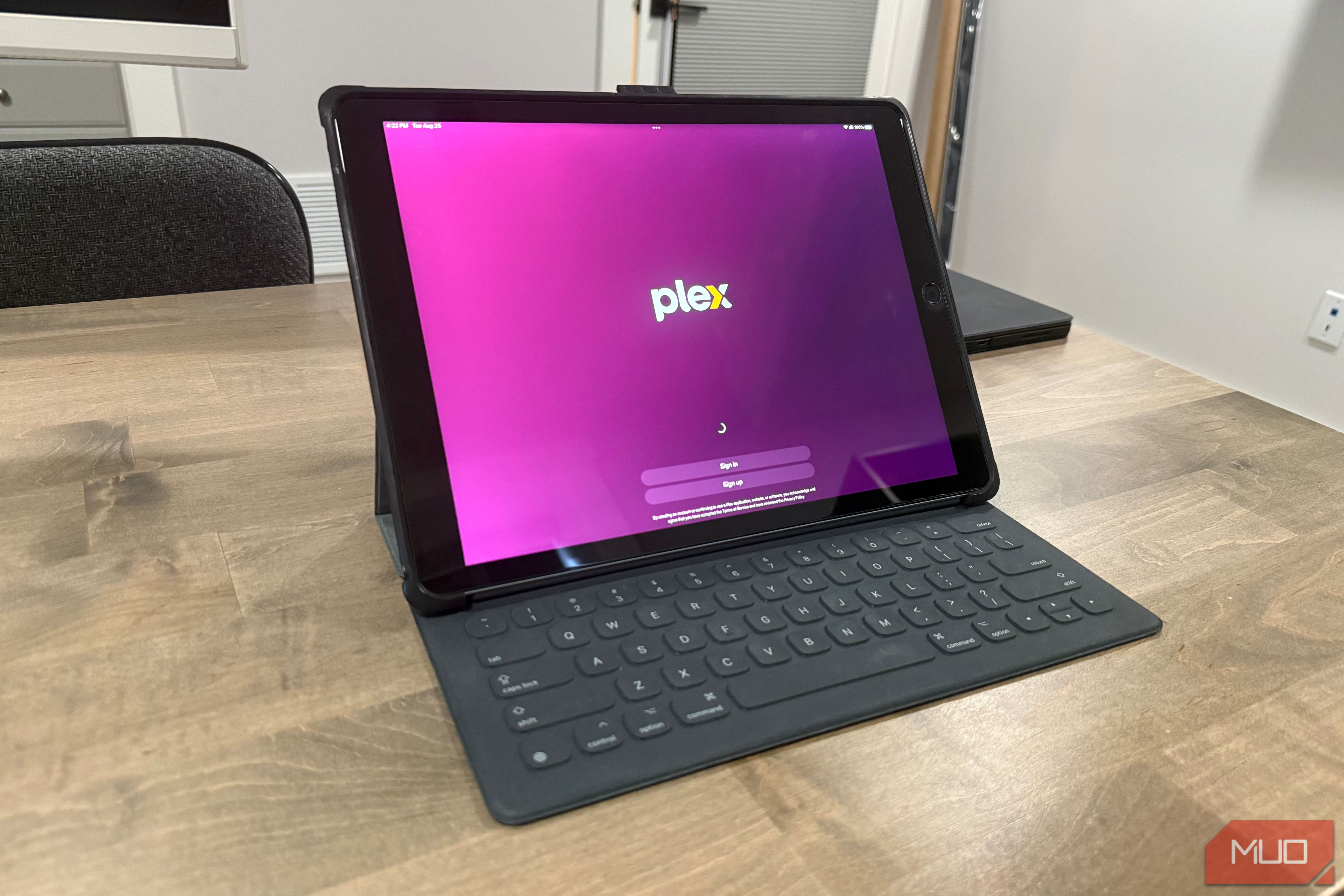 2015 ipad pro plex loading