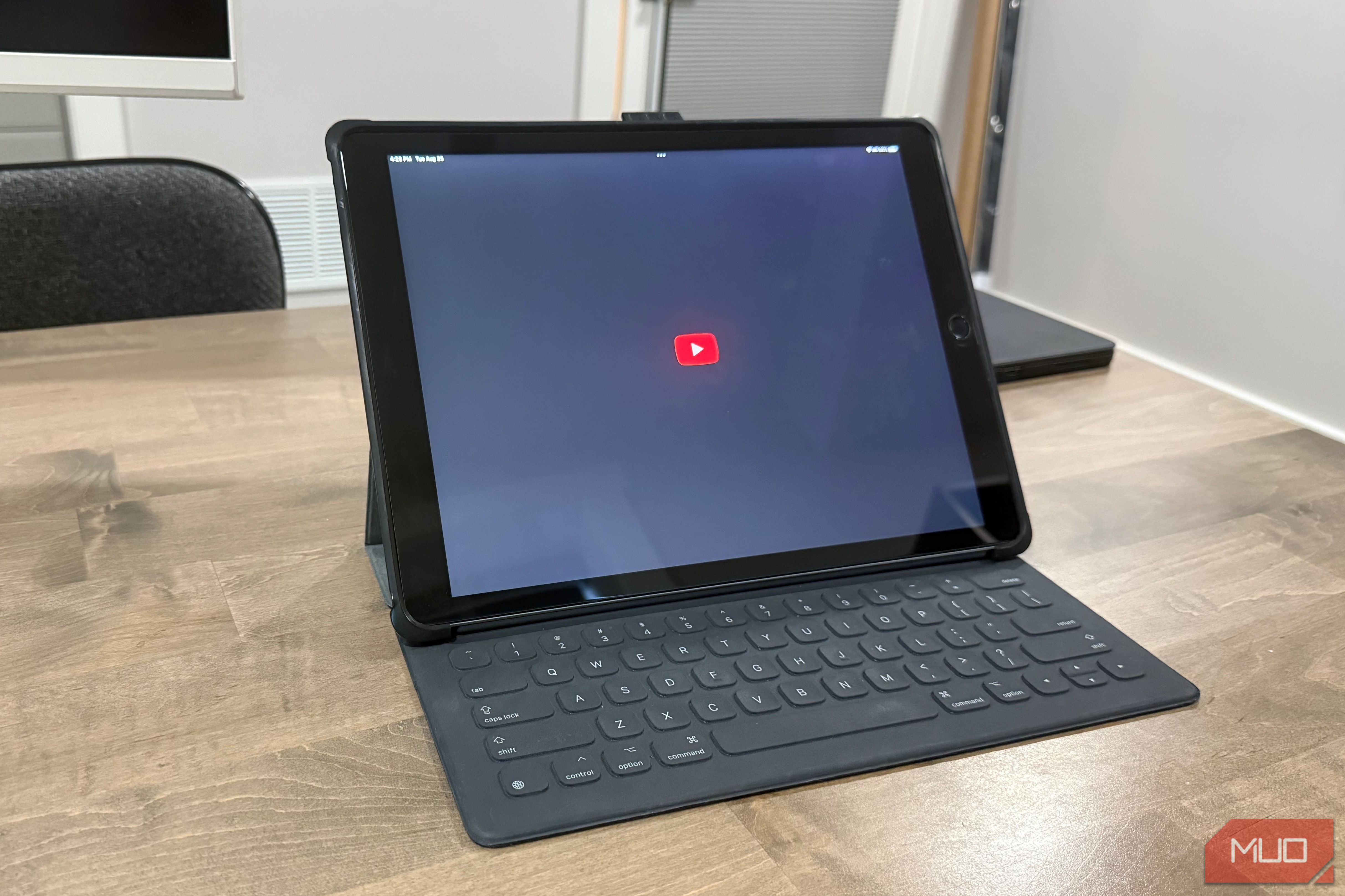 2015 ipad pro youtube loading