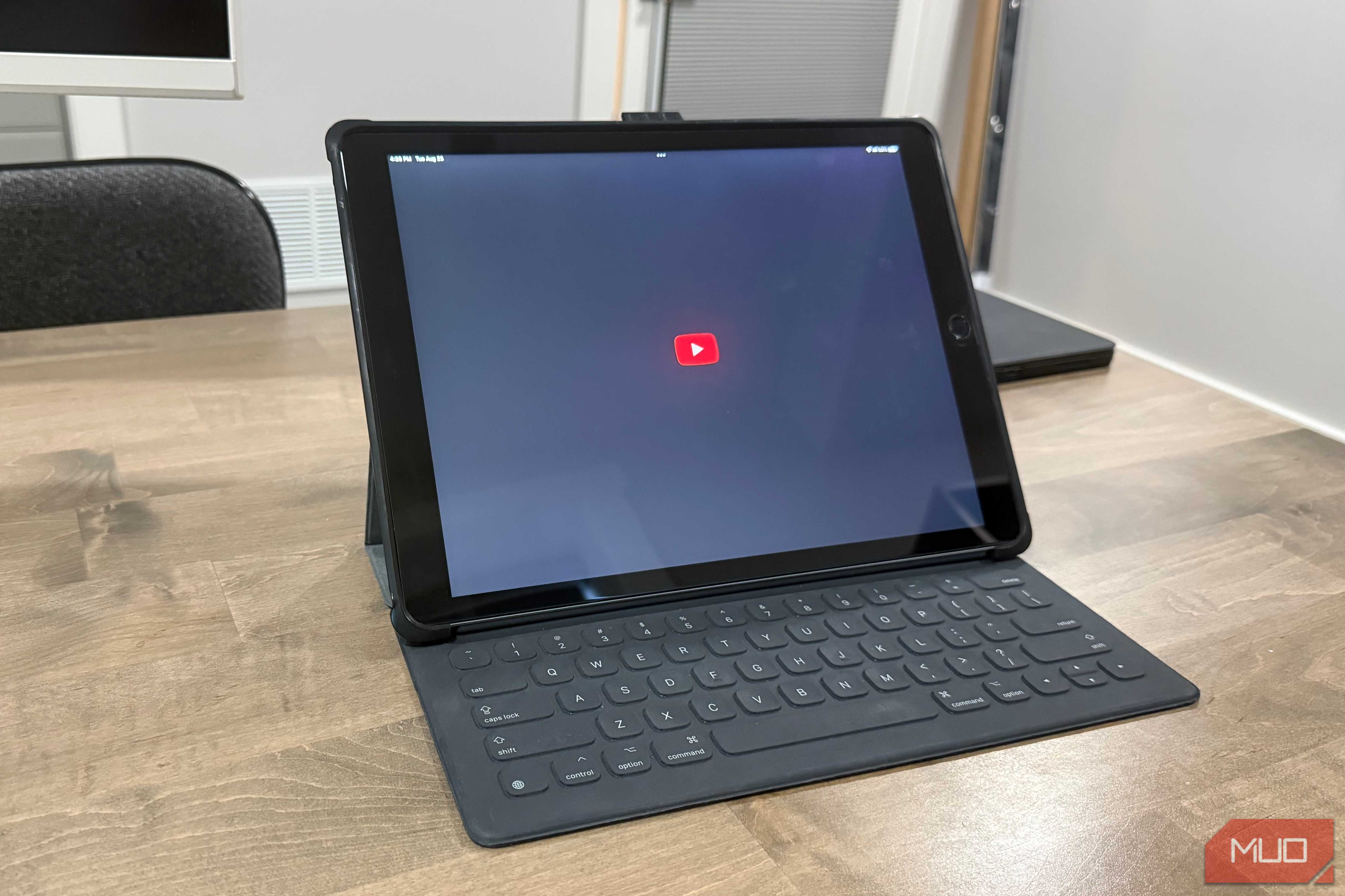 2015 ipad pro youtube loading