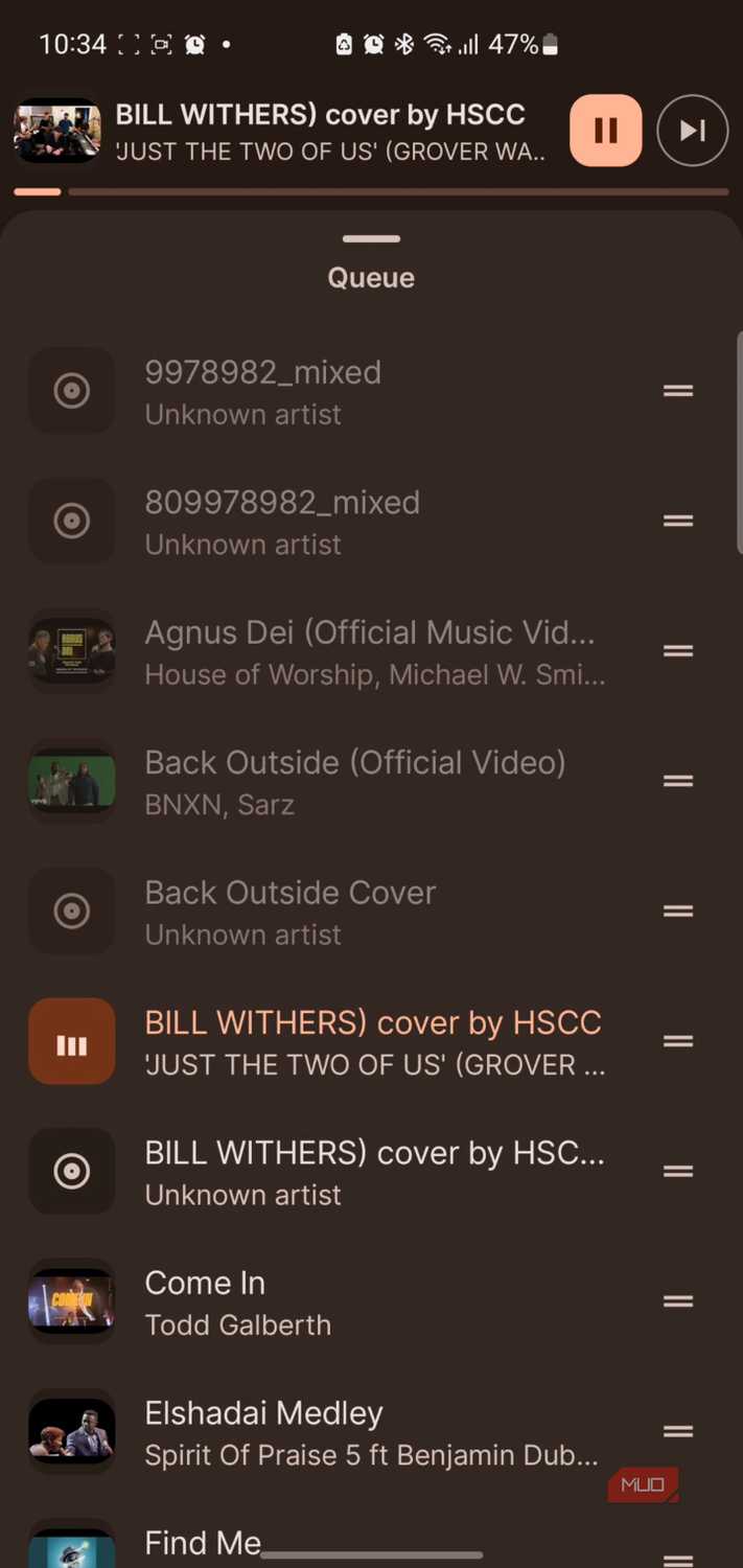 Auxio queue with song list
