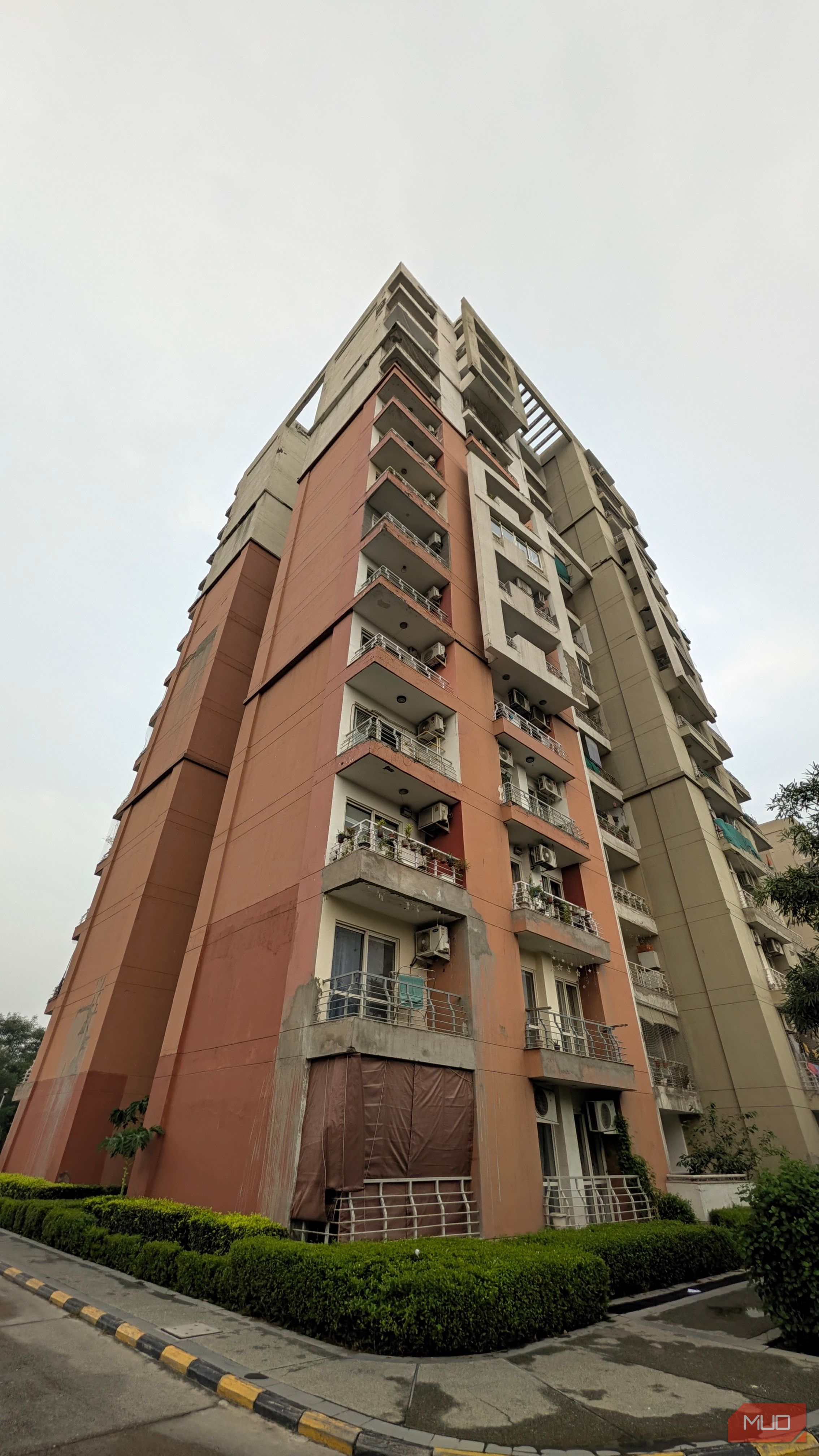 Building shot - 2x on Pixel 11 Pro XL