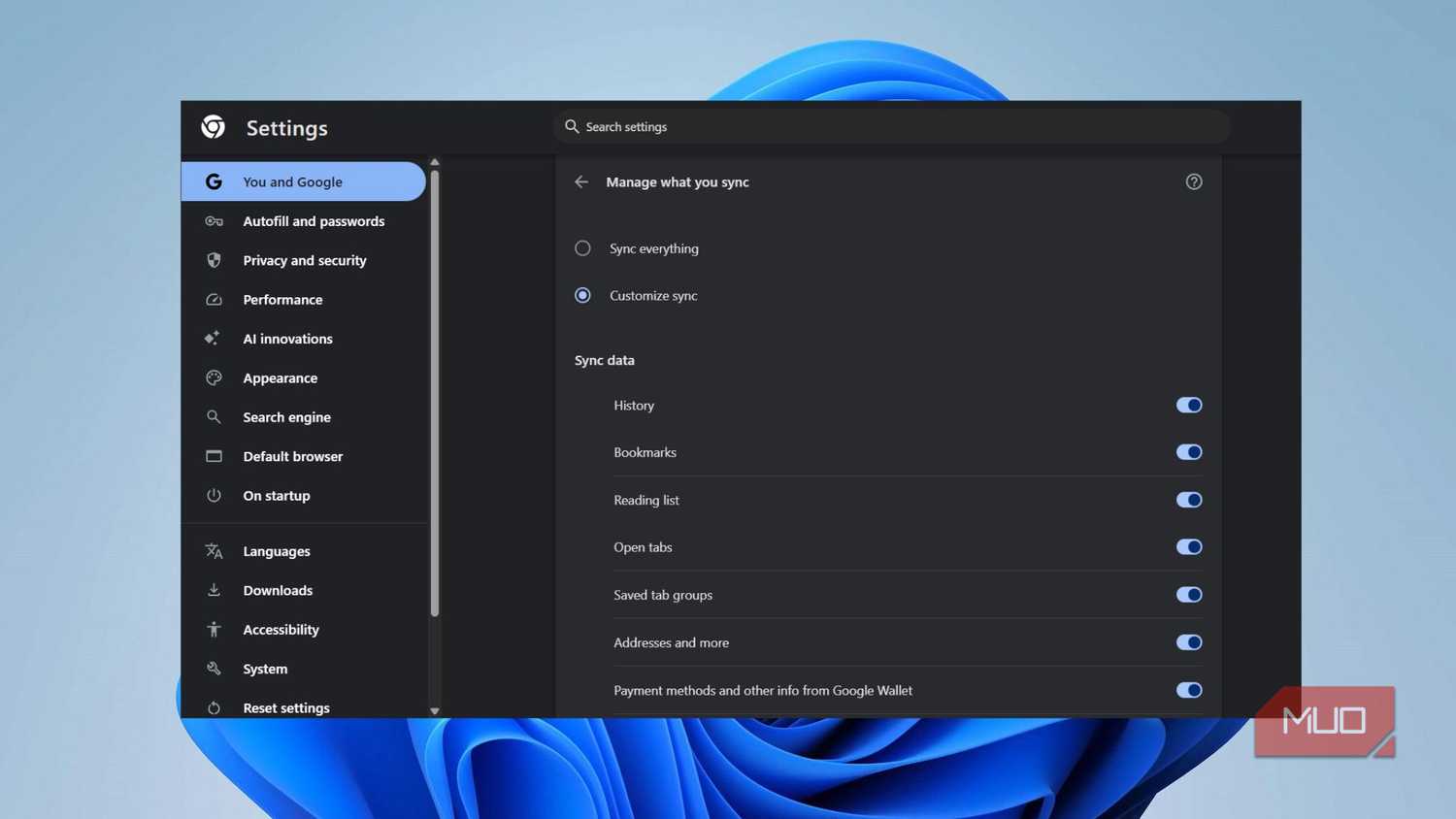 Chrome sync settings menu with Customize sync selected and all individual data toggles enabled