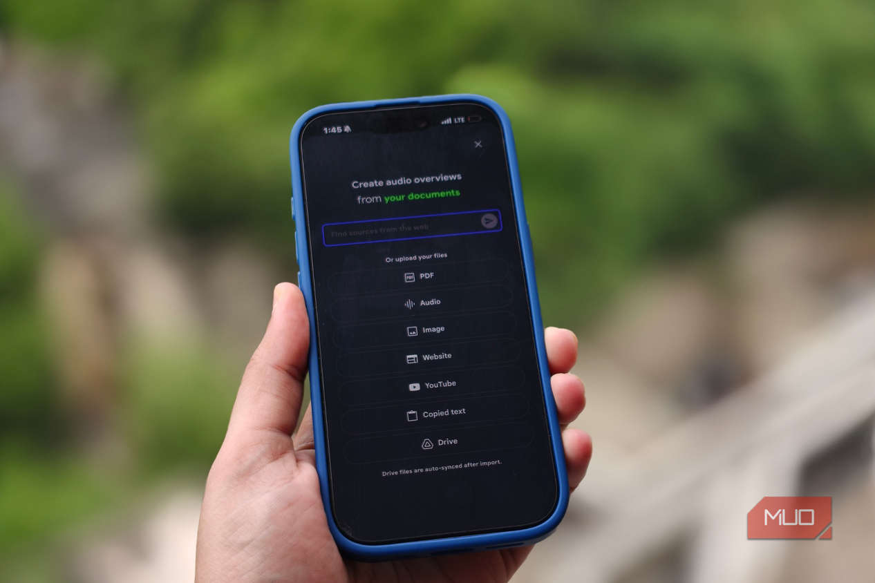 Create audio overviews on the Gemini Notebook app
