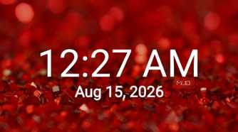 Discreet Launcher home screen showing time and date