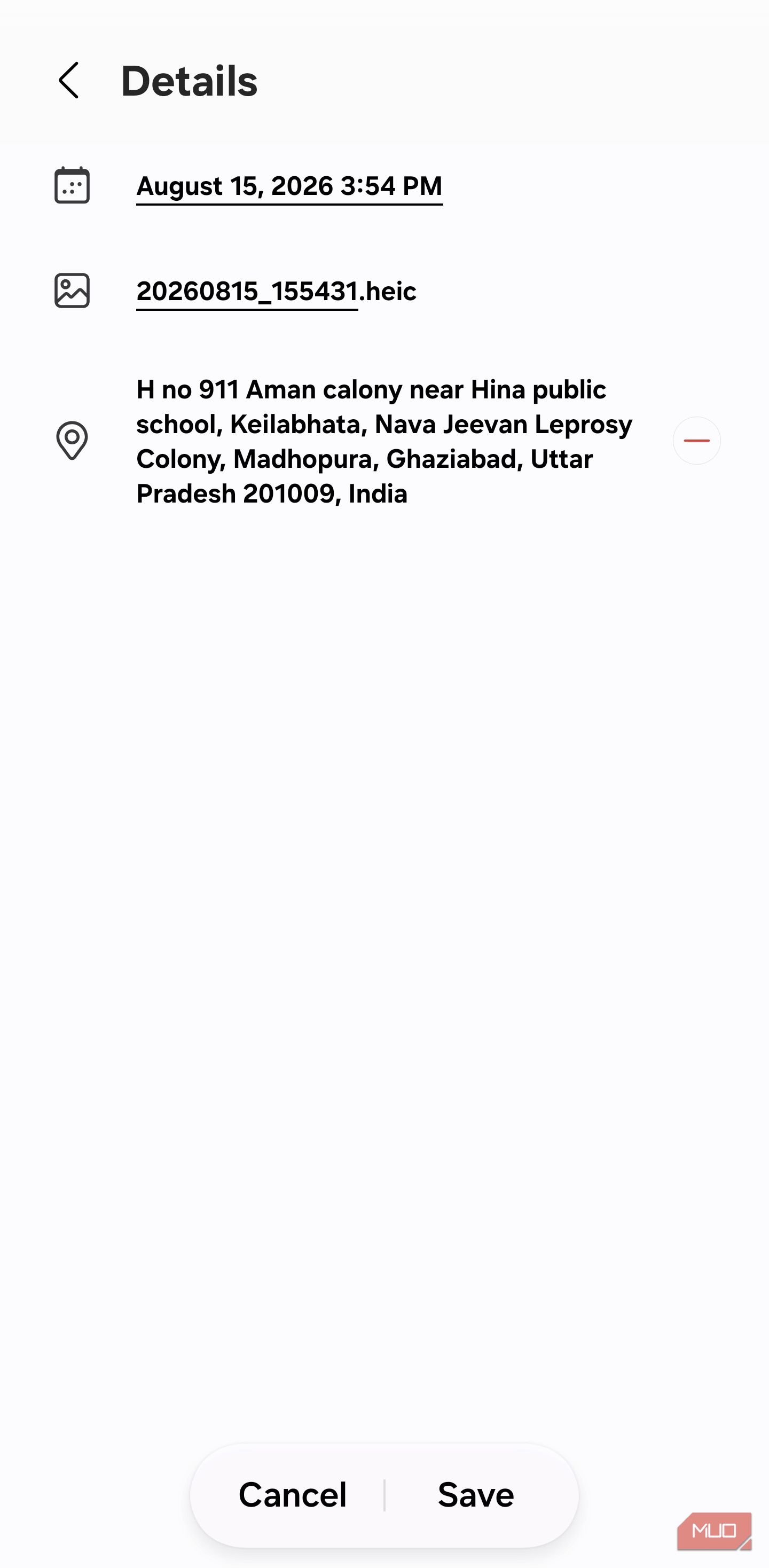 Editing photo details with the option to remove location