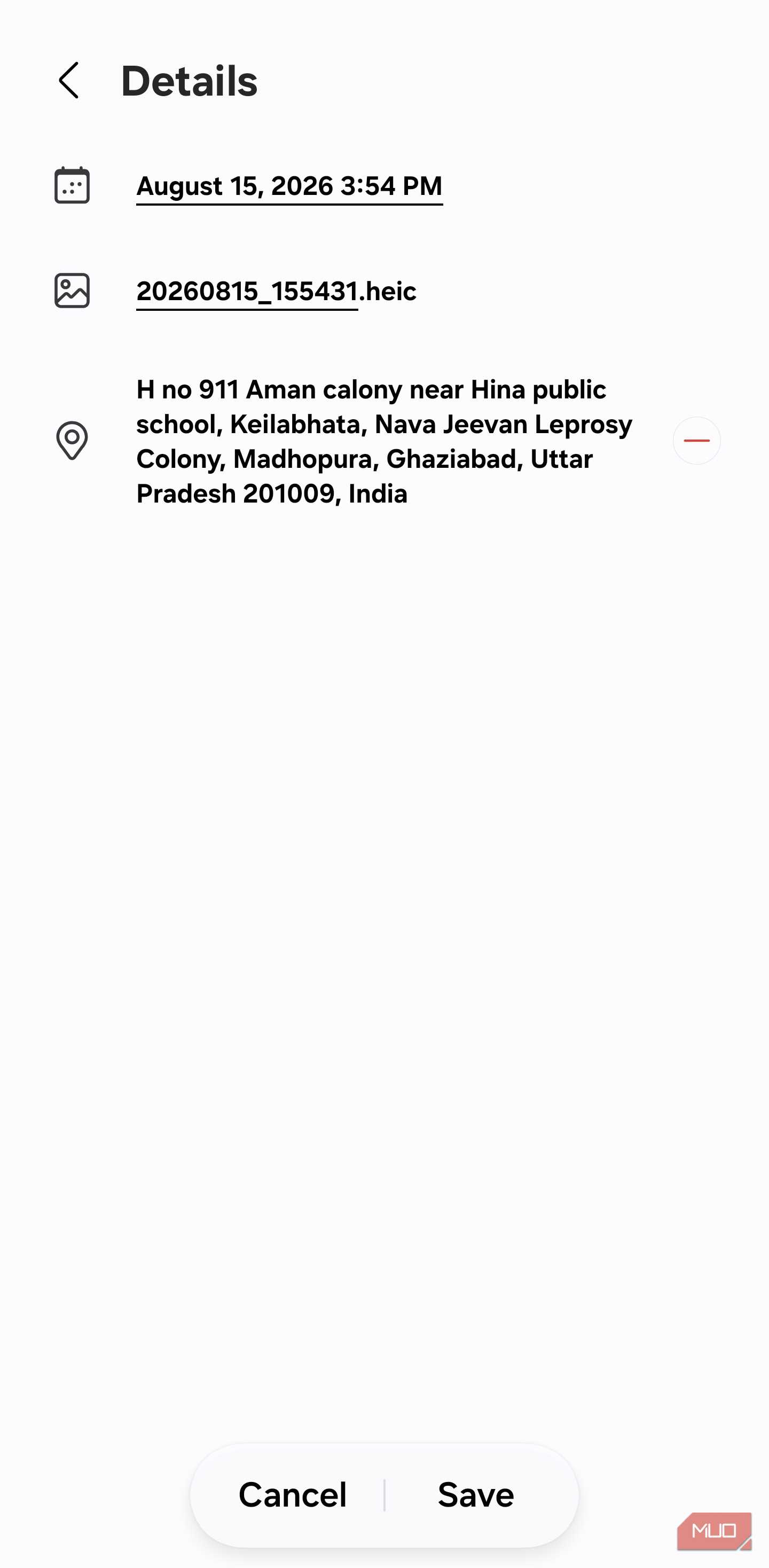 Editing photo details with the option to remove location