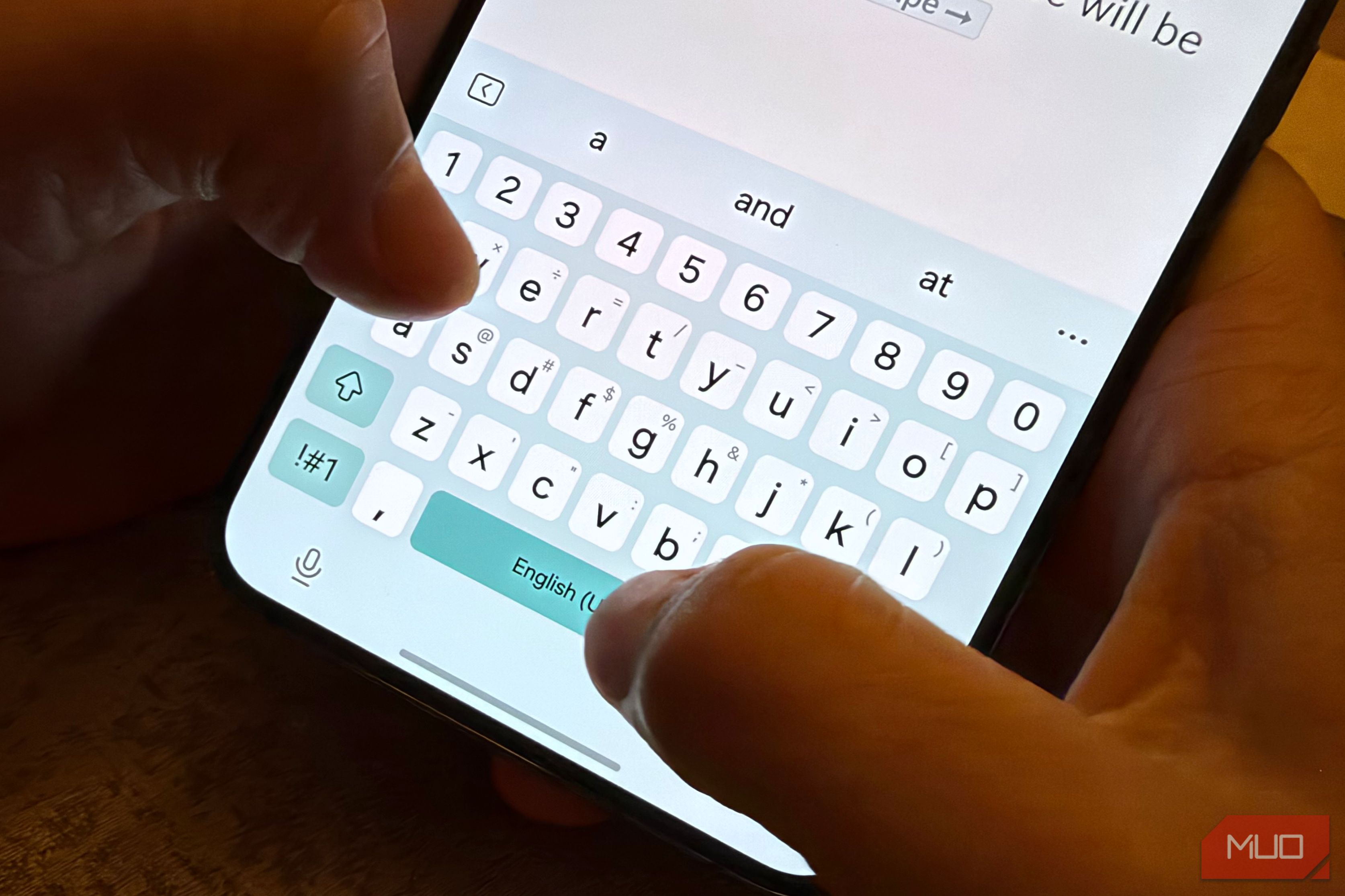 typing on galaxy phone