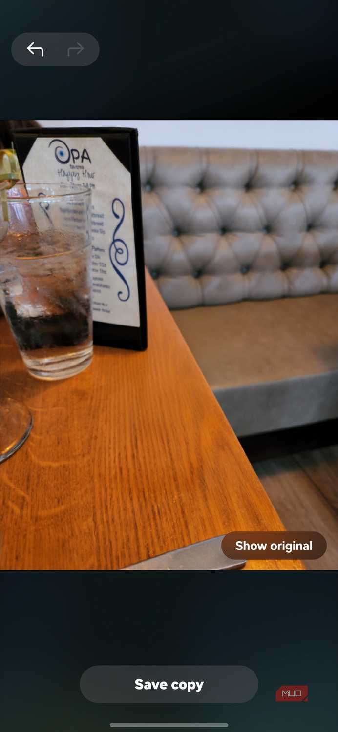 photo from samsung in a bar