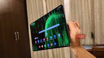 a side angle view of the galaxy s8 ultra's display