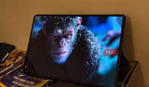 still from a movie being played on galaxy s8 ultra