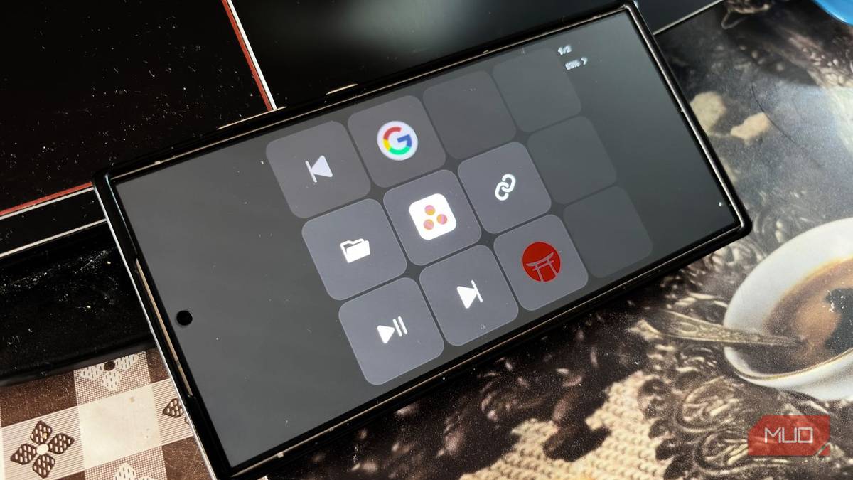 I turned my Android into a custom macro controller using a free app