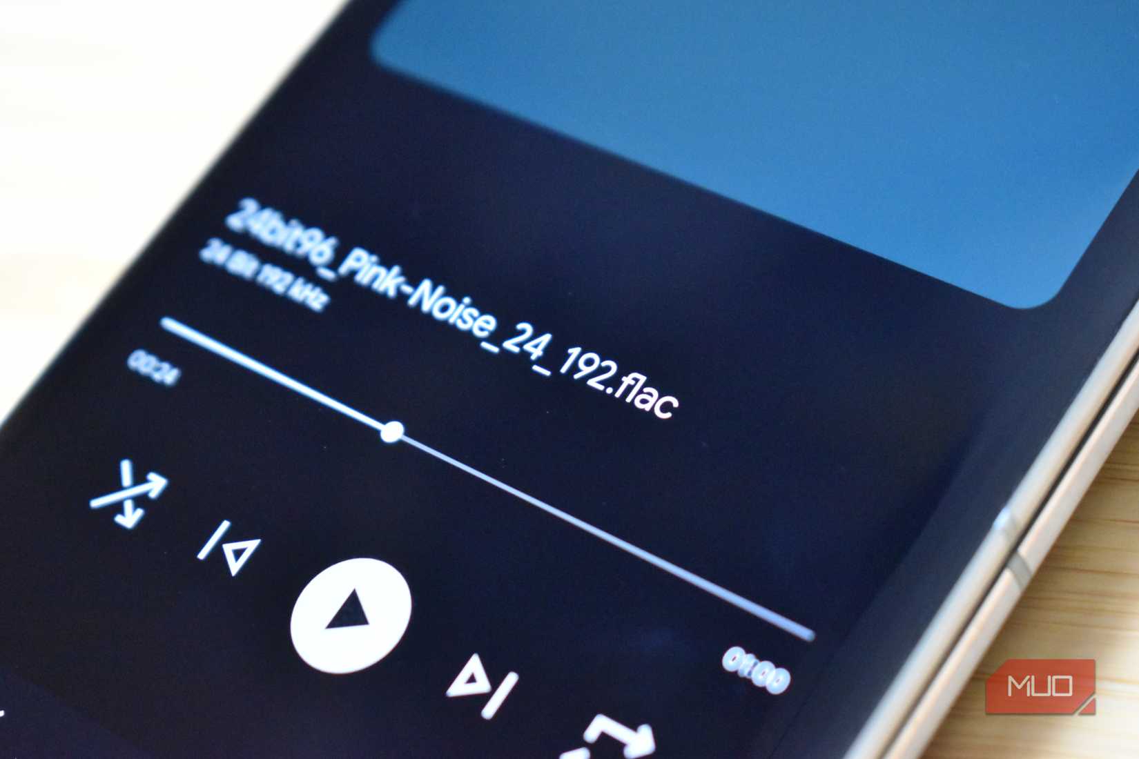 motorola razr fold playing 192khz audio file in audio player.