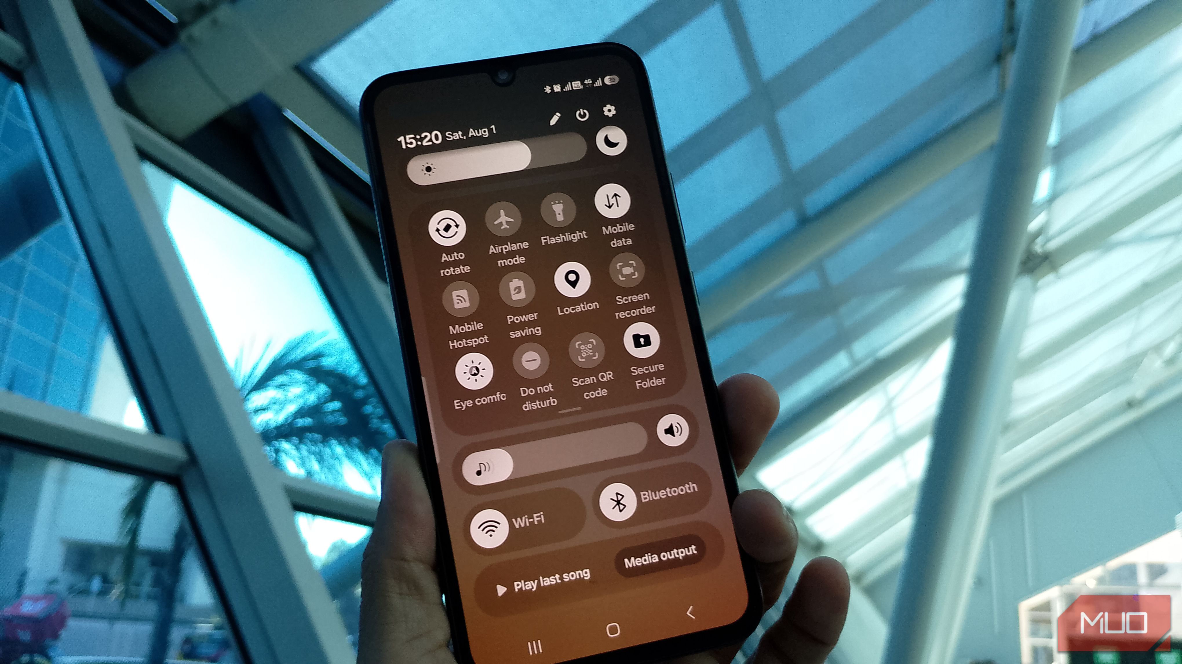 Samsung phone showing full Quick Settings page