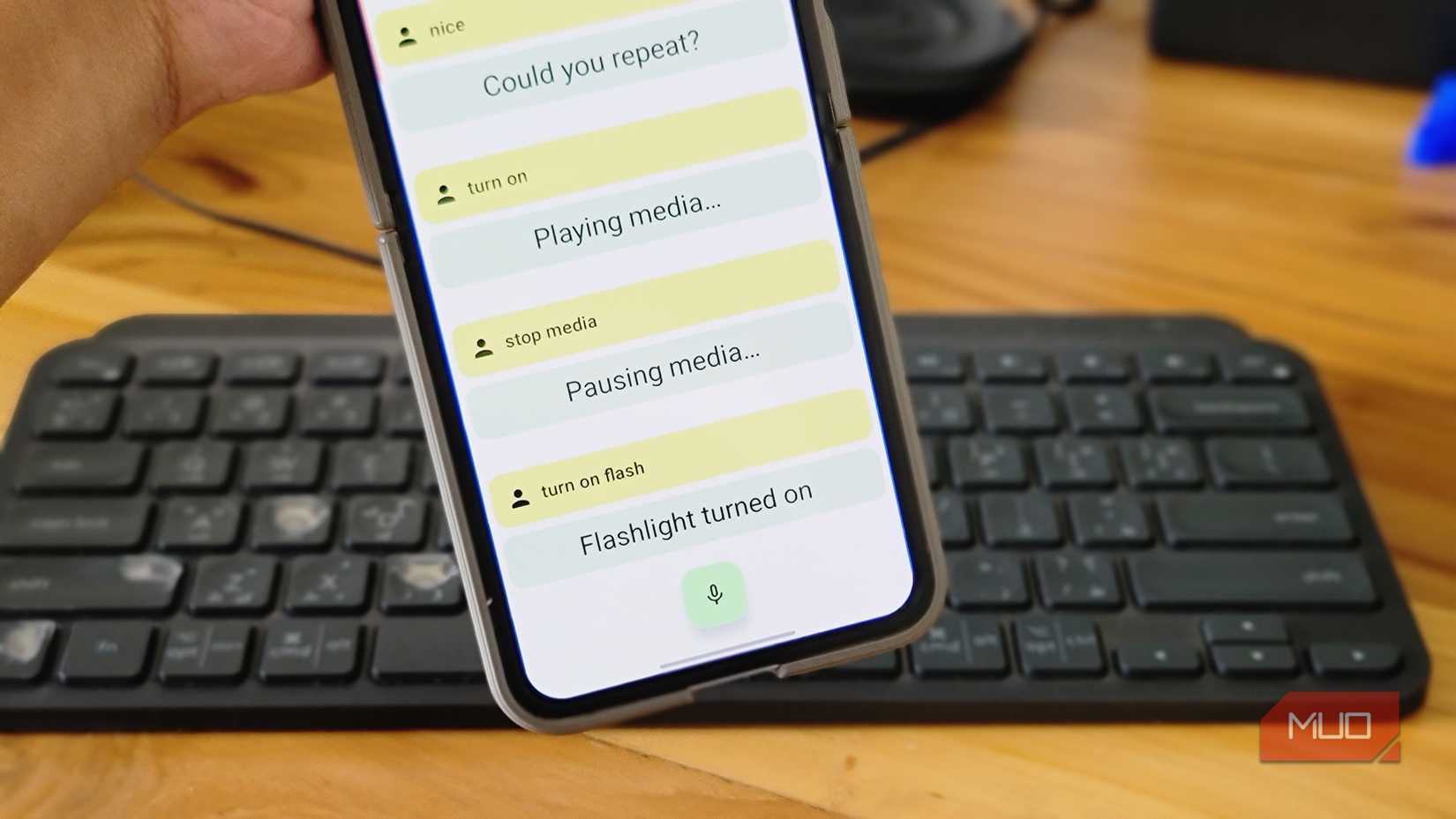 Samsung Galaxy Z Flip 6 Displaying Dicio Voice Assistant Command History