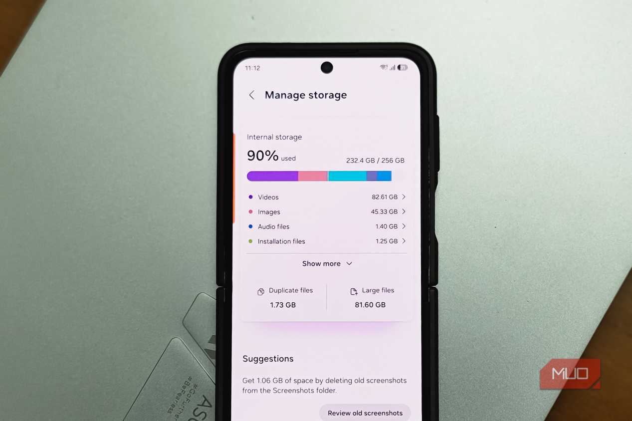 samsung galaxy z flip 6 showing manage storage screen at 90% capacity with 232 4gb used of 256gb