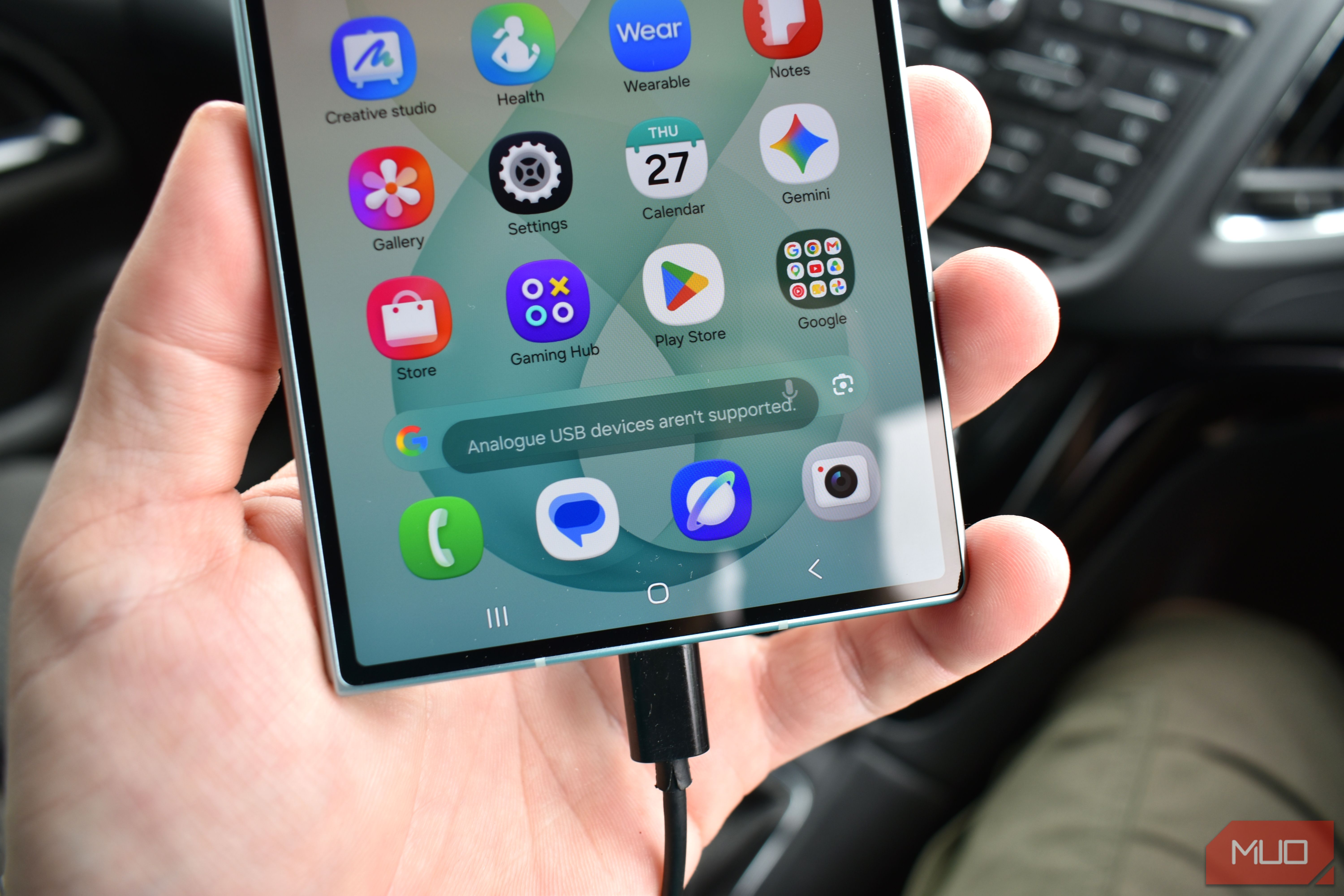 samsung galaxy z fold 8 displaying analogue usb devices message.