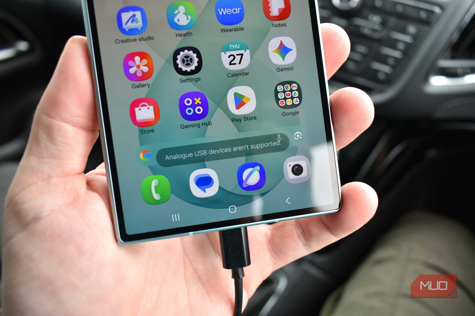 samsung galaxy z fold 8 displaying analogue usb devices message.