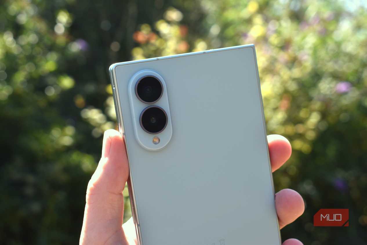 samsung galaxy z fold 8 dual cameras