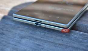 samsung galaxy z fold 8 folded usb c port