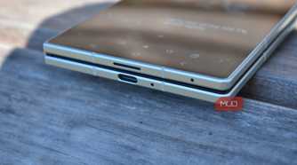 samsung galaxy z fold 8 folded usb c port