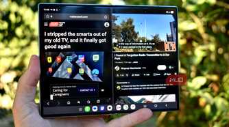 samsung galaxy z fold 8 unfolded split screen mode.