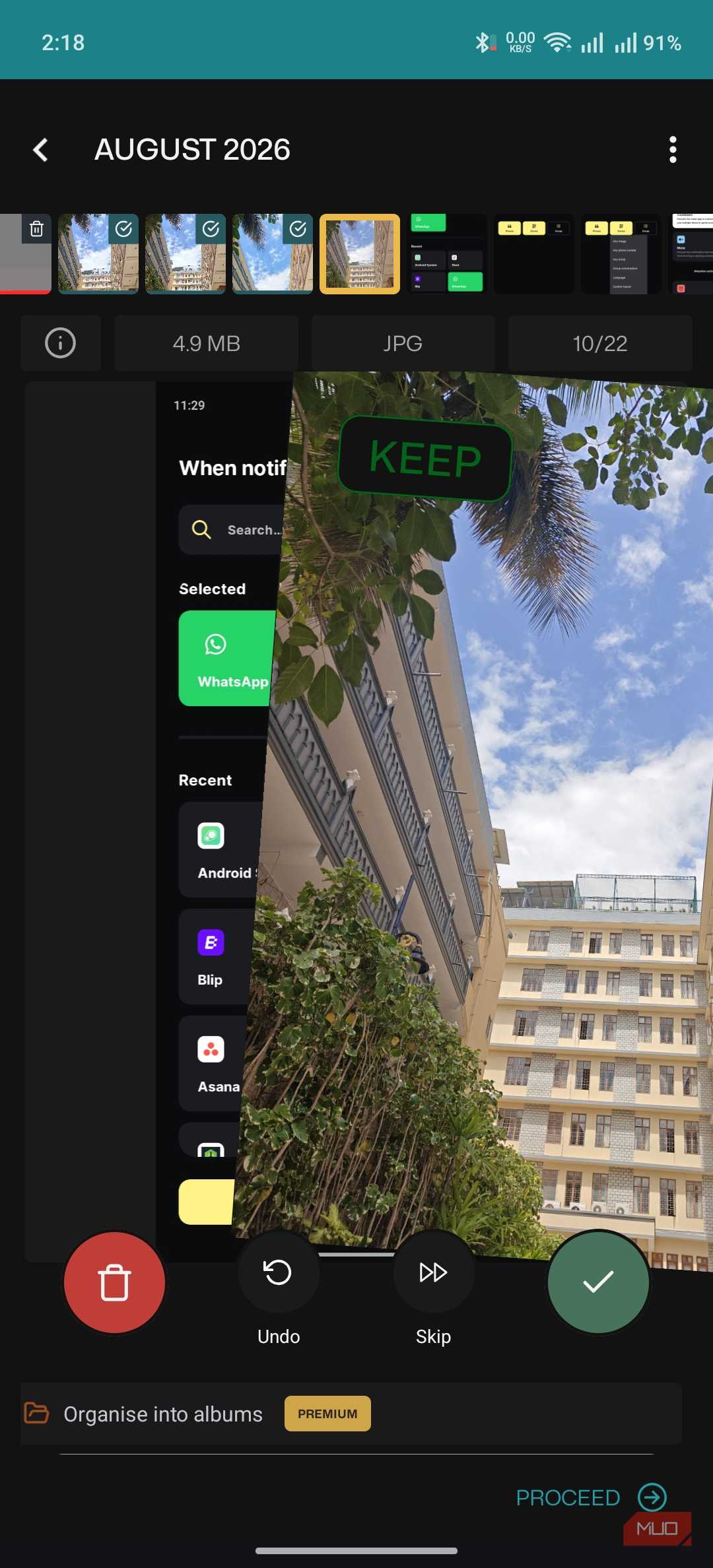 Swipe right interface of gallery cleaner Sponge