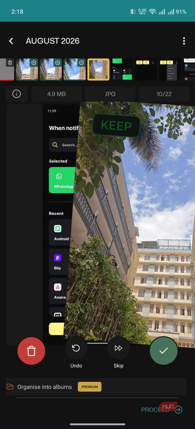 Swipe right interface of gallery cleaner Sponge
