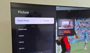TV showing Standard picture mode