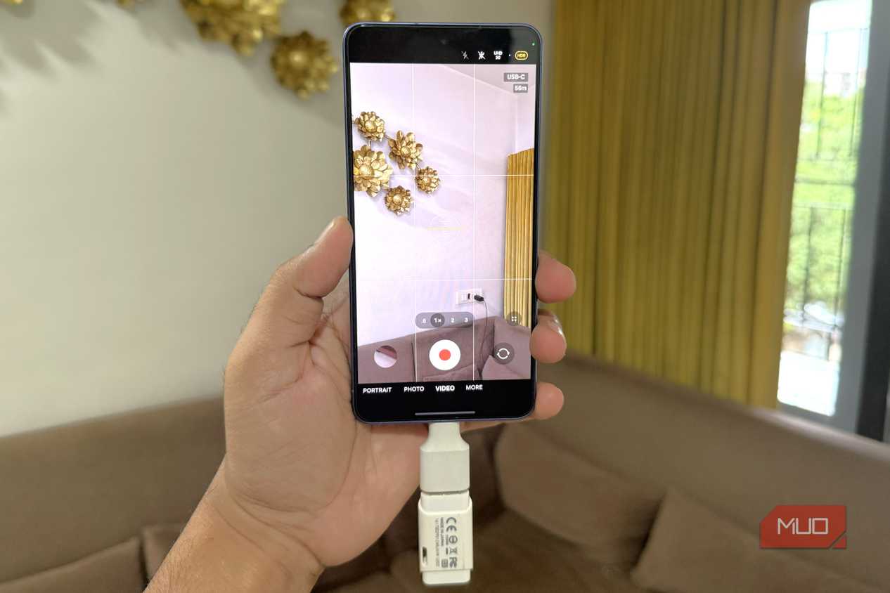 USB drive plugged into Samsung Galaxy phone