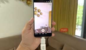 USB drive plugged into Samsung Galaxy phone