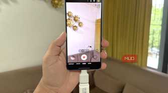 USB drive plugged into Samsung Galaxy phone