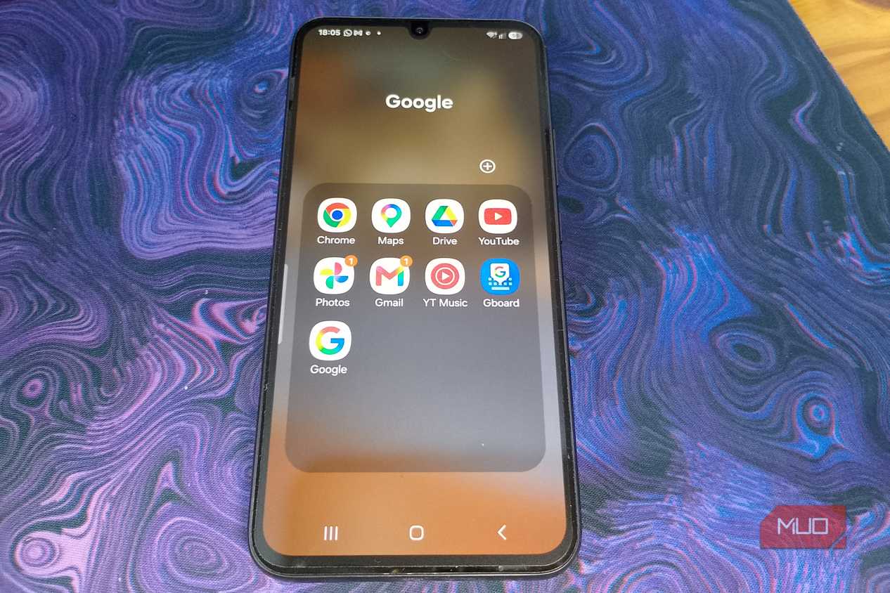 Samsung Galaxy Google folder with Chrome, Maps, Drive, Gmail, YouTube, and other Google apps grouped together